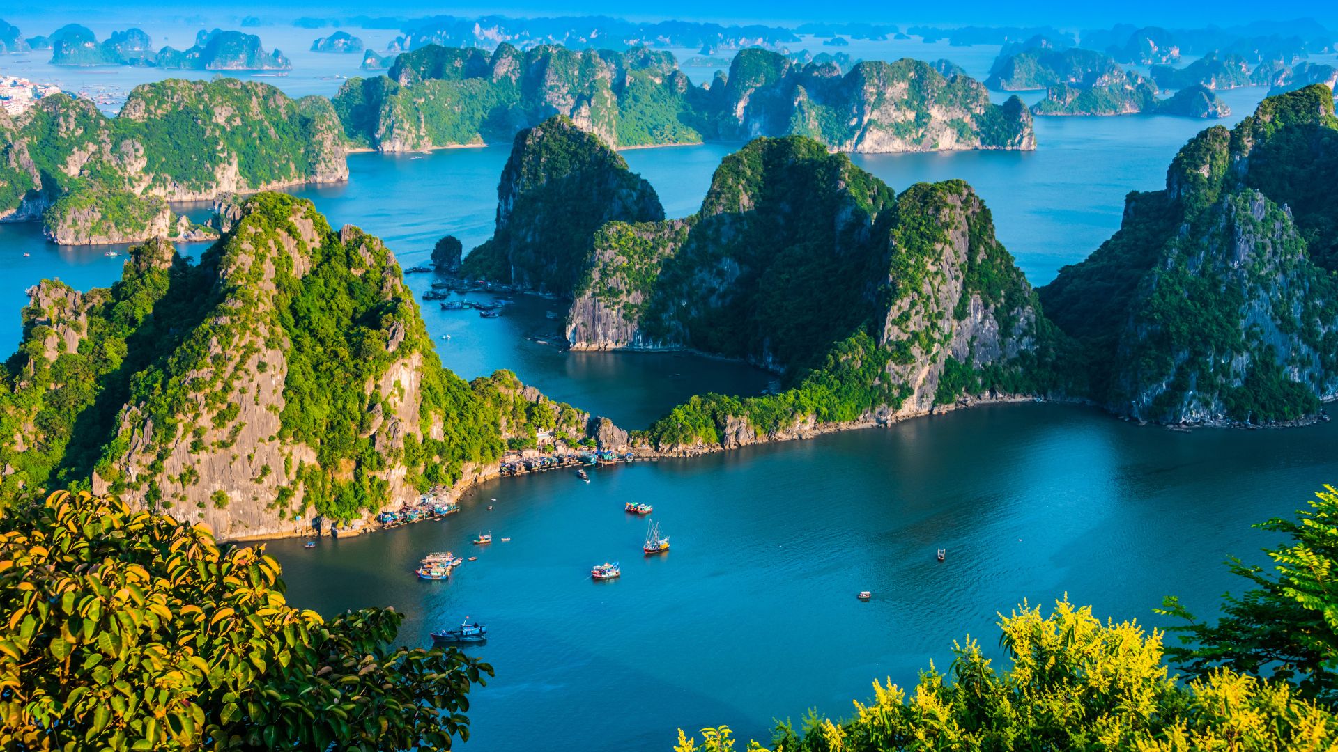 Circuit Indochina cu insotitor d egrup (2) Circuit INDOCHINA: Vietnam, Cambodgia, Laos si Thailanda 03 - 21 Martie 2027