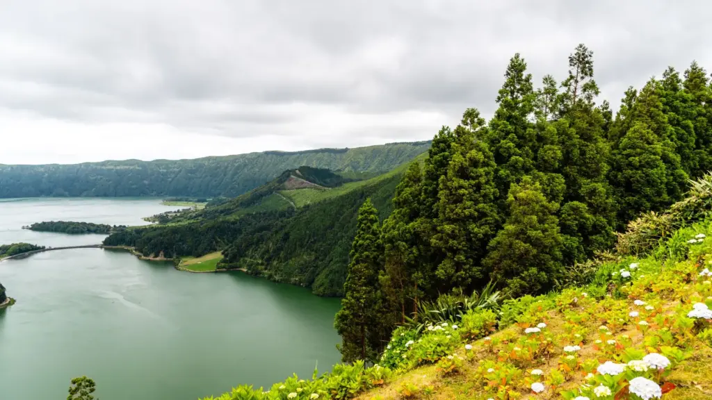 Circuit Azore: Insula Sao Miguel Hawaii-ul Europei 21 - 29 Mai 2027