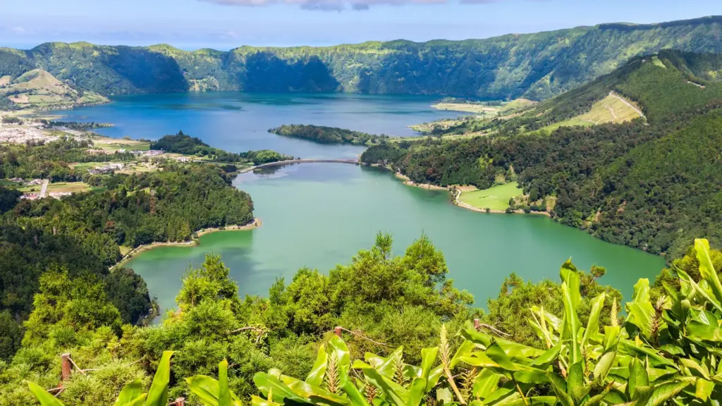 Circuit AZORE: Insula Sao Miguel Hawaii-ul Europei 21 - 29 Mai 2027