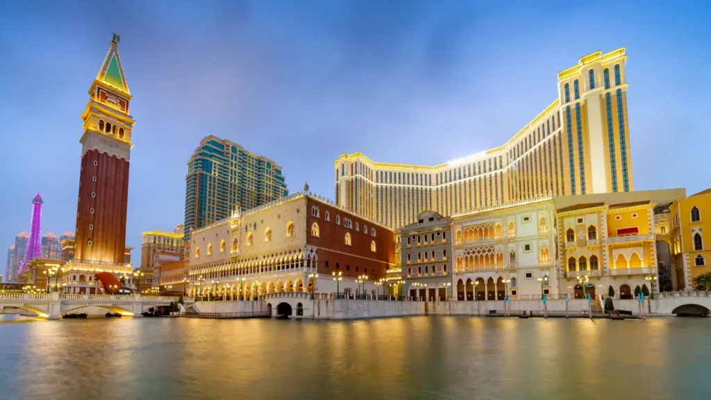 Circuit CHINA: Comori Imperiale si Orasele Viitorului 20 martie - 1 aprilie 2027