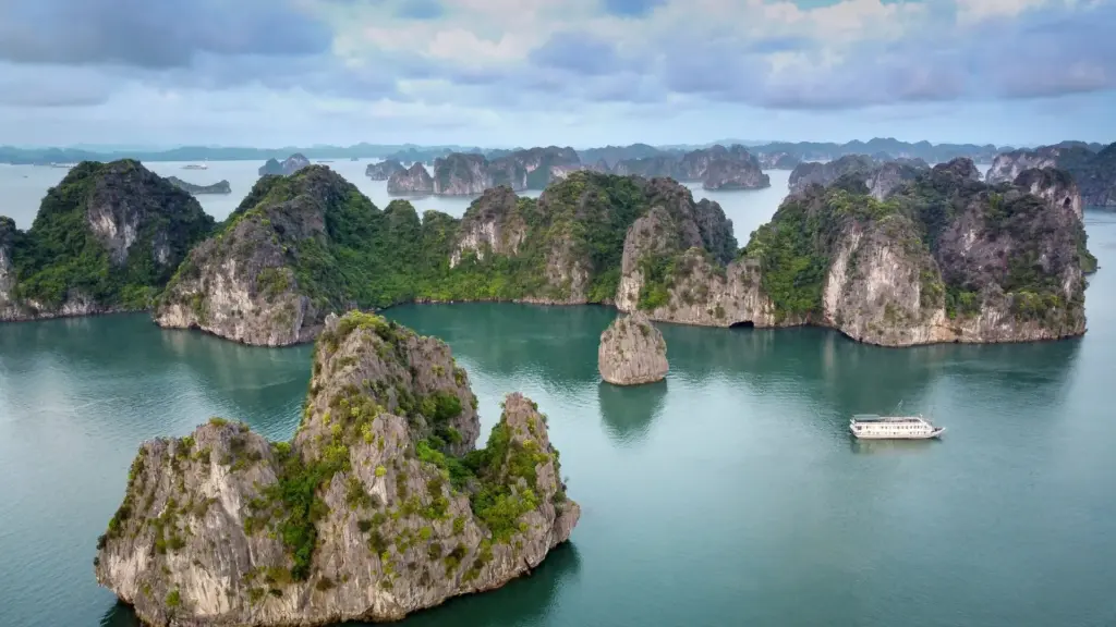 Circuit INDOCHINA: Vietnam Cambodgia Laos si Thailanda 17 Noiembrie – 5 Decembrie 2026