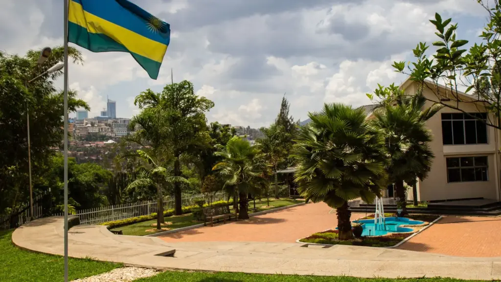 Circuit UGANDA, RWANDA si ZANZIBAR: Aventura in inima Africii 13 - 27 Februarie 2027
