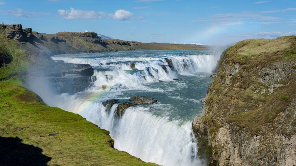 Gullfoss - Geysir - Thingvellir - Akranes