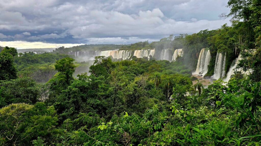 Circuit BRAZILIA: Ecoul cascadelor si ritmul oraselor